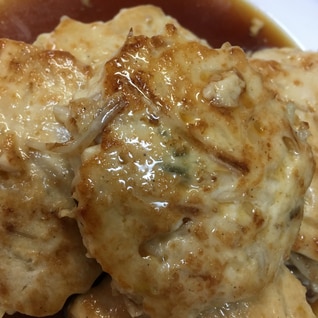 鶏ひき肉ともやしの豆腐ハンバーグ